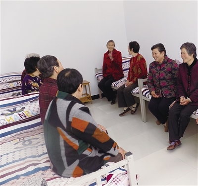 我村敬老院 老年人的一日托管记